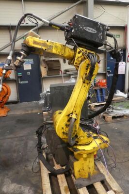 Fanuc M-6 I 6 Axis Robot