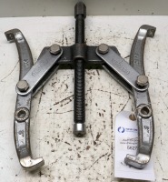 Draper 8" Puller/Bearing Extractor.