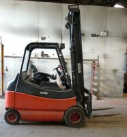 Lansing E30-600 Electric Fork Lift with Charger.