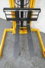 1000kg Manual Forklift - 6
