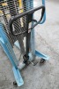 1000kg Manual Forklift - 5