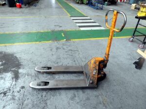 Pallet Truck Max Lift 1000Kg