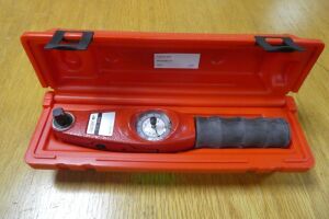 RS 575-649 Dial Measuring Torque Wrench