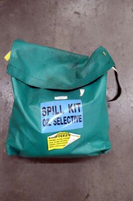 Empteezy Oil Spill Kit