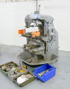 Adcock & Shipley 2E Universal Milling Machine