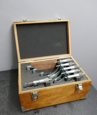 Mitutoyo 0-6" Micrometer Set