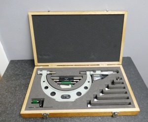 Mitutoyo 0-6" Digital Micrometer