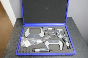 Baty 0-100mm Digital Micrometer Set