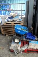 Salt Spreader With Quantity Of Salt