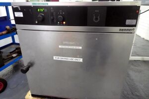 Memmert BE500 Incubator