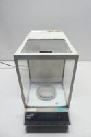 Metler AE 200 Digital Analytical Balance Scales