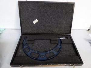 Moore & Wright 275-300mm micrometer