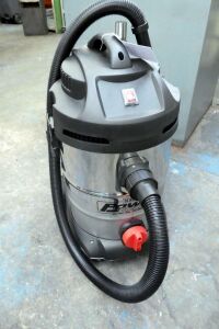 Sealey PC300SD Wet And Dry Vacuum