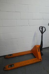 Pedestrian Pallet Truck