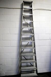 Safety Step Ladder