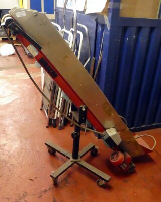 Miracon Paddle Incline Belt Conveyor