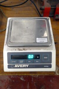 Avery Balance Scales