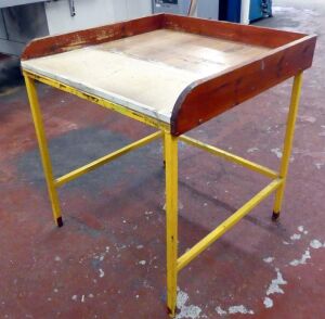 4 Off Wooded Top Work Stations