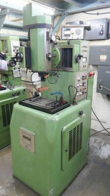 Hurco 425E Spark EDM