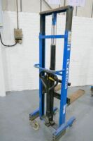 Advanced Handling Mobile Lift Truck SWL250Kg