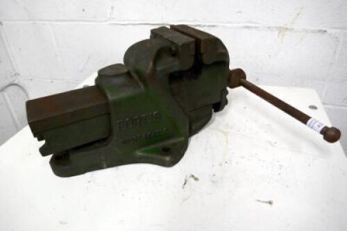 Fortis 4.5" Bench Vice