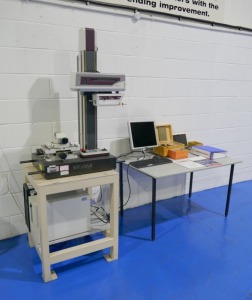 Mitutoyo Contracer CV-3100 Contour Measuring System