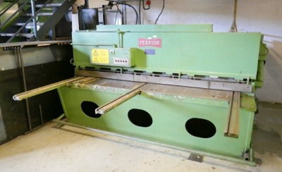 Pearson 8' x 1/4" Guillotine