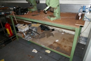 Workbench With Vice