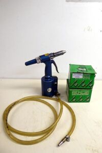 SIP Pneumatic Rivet Gun