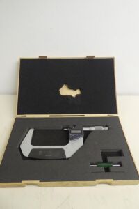 Mitutoyo 3 - 4" Digital Micrometer