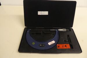 Moore & Wright 5 -6" Micrometer