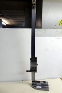 Mitutoyo 24" Vernier Height Gauge