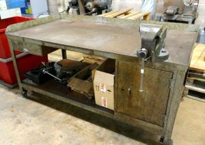 Mobile Steel Bench With Record 24 Vice