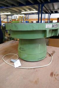 AA Vibratory Bowl Feeder