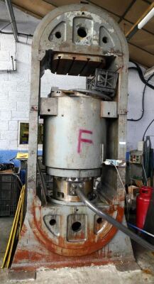 John Shaw & Sons (Salford) 750 Tons Hydraulic Press