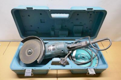 Makita 9" Angle Grinder 240V