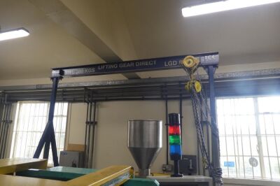 Lifting Gear 500kg Mobile Gantry Crane