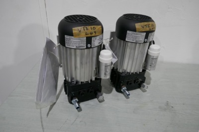 2 Vacuum Pumps