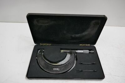 Moore & Wright 3-4" Micrometer