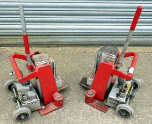 Jung JH15G Hydraulic Lifting Jacks, Max Capacity 15000Kg, 2 Off