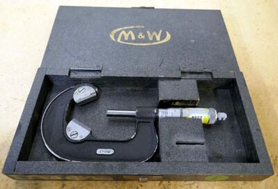 Moore & Wright 1-1 1/2 " V Micrometer