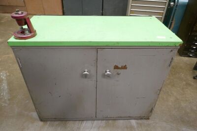 2 Door Steel Cabinet With BT40 Tool Changer