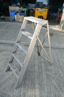 5 Rung Safety Step Ladder