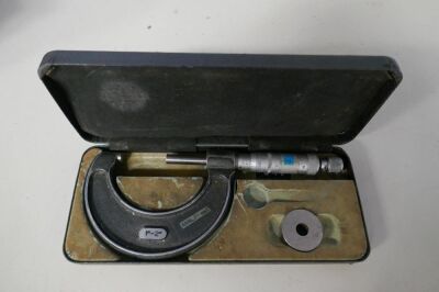 Moore & Wright 1-2" Micrometer