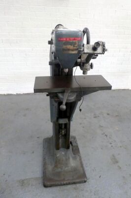 Vickers Hardness Tester