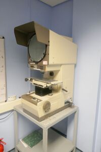 Mitutoyo PJ303 Profile Projector