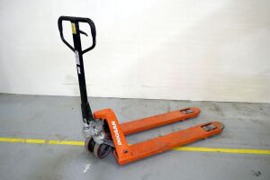 2500kg Pedestrian Pallet Truck