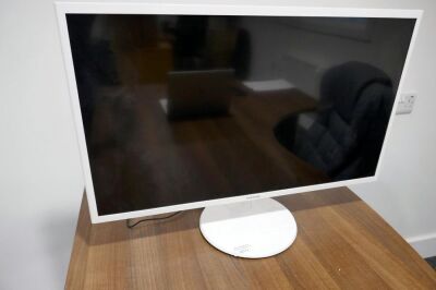 Samsung 32" Monitor