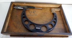 Moore & Wright 6-7" Micrometer