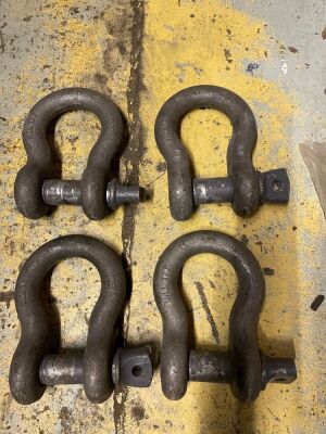 Set of 4 17ton bow shackles